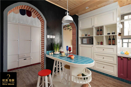 家裝應該先貼壁紙還是鋪地板？